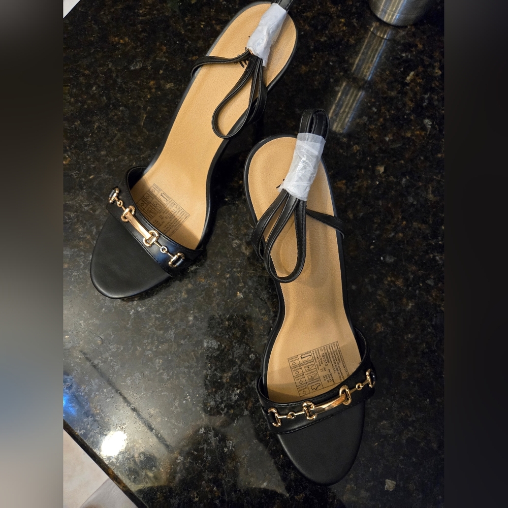 BNWT black and gold heels size 11
